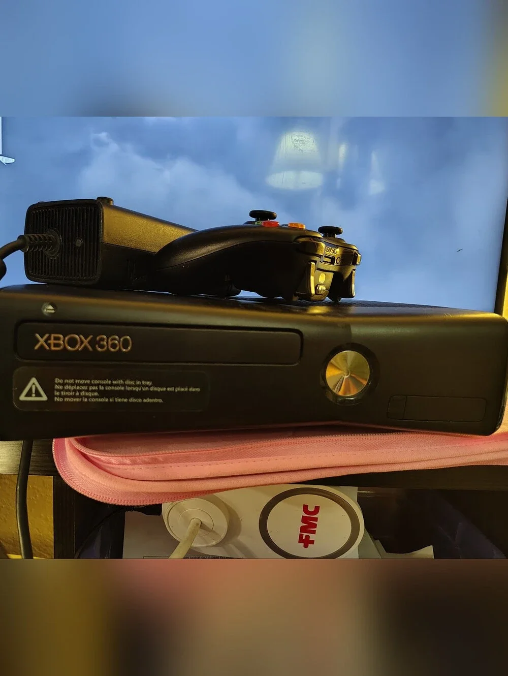 Microsoft Xbox 360 Console Bundle with Wireless Controller and Cords